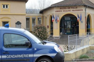 il-etait-13h30-jeudi-et-la-mairie-venait-juste-d-ouvrir-quand-un-homme-de-47-ans-s-est-presente-a-l-accueil-photo-frederic-chambert