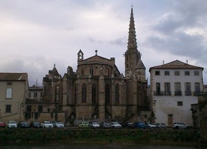 500px-Eglise-StMartinLimoux-041212