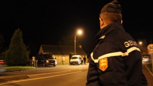 Jeune conducteur. Il refuse le contrôle et percute un mur, à L'Aigle