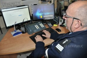 les-messages-sont-envoyes-du-cog-le-centre-operationnel-de-la-gendarmerie-de-la-cote-d-or-a-dijon-photo-c-b