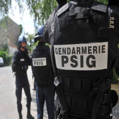 Ivre-et-en-possession-de-cannabis-il-force-un-barrage-de-gendarmerie