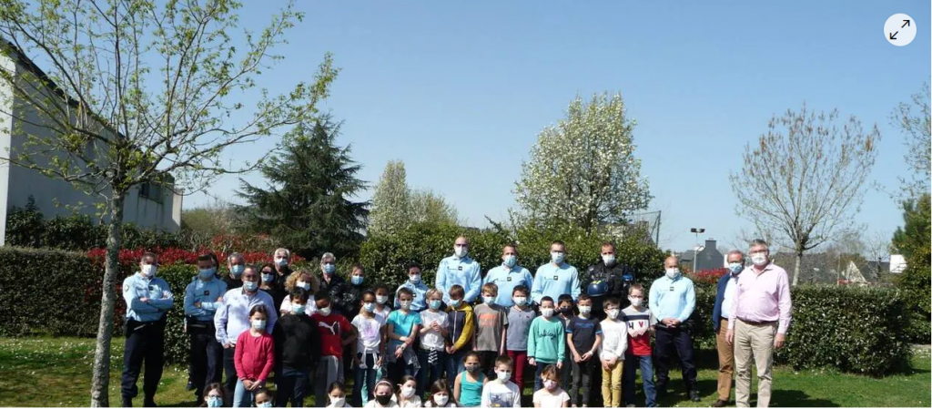 Un échange entre trois classes d’élèves de l’école de Saint-Guen et les gendarmes de l’escadron de gendarmerie mobile de Vannes a eu lieu durant ces derniers mois.